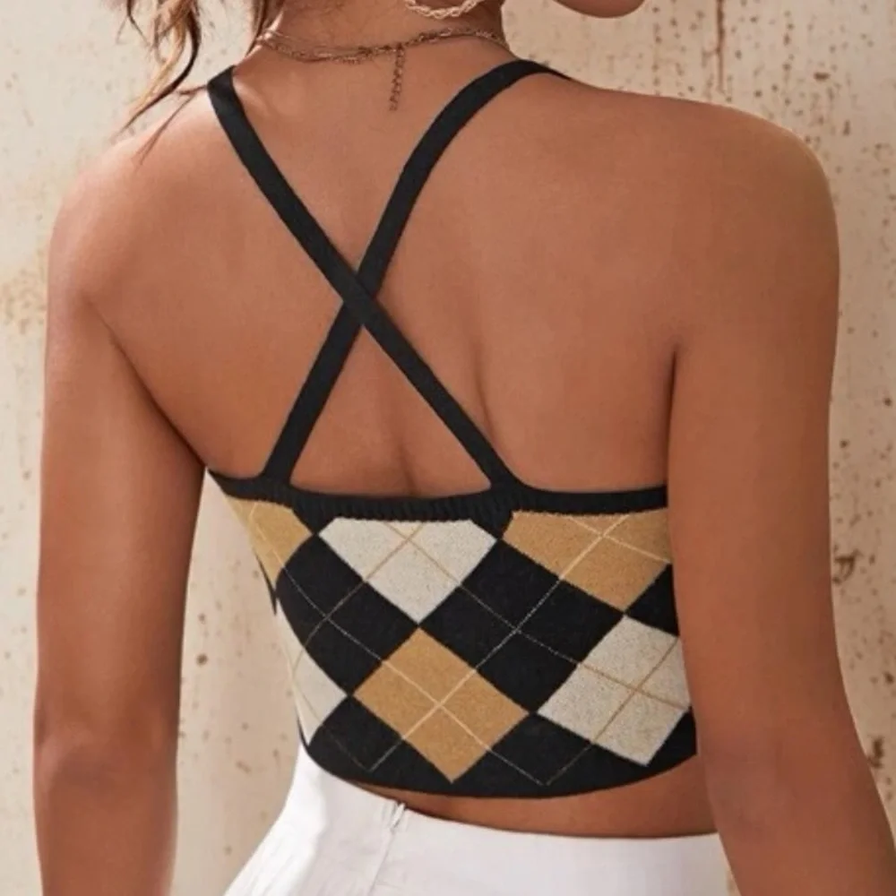 Argyle Patterned Cross Back Tank Top - Picture 2 of 7